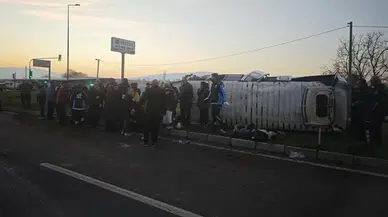 İşçi servis minibüsü devrildi; 16 yaralı