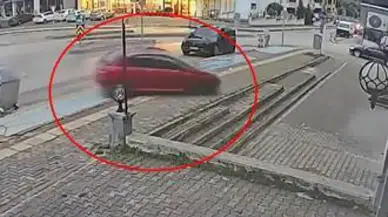 Direksiyon dersinde kaldırıma çıktı