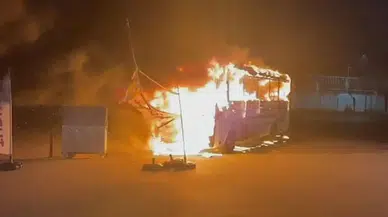 Yolcu otobüsü alev alev yandı