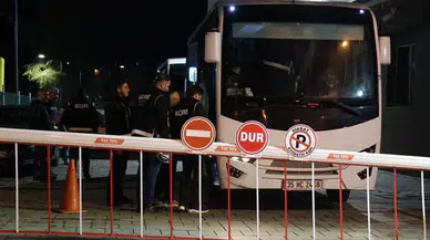İzmir'in Buca Belediyesi'ne operasyon: 26 şüpheli adliyede