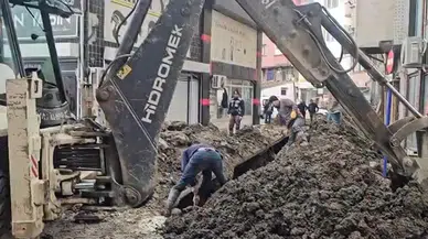 Kazı çalışmasında toprak altında kalan işçi kurtarıldı