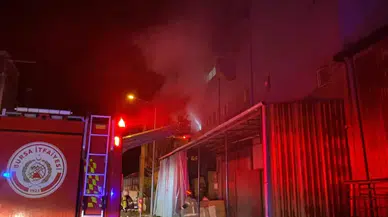 Mobilya fabrikasında yangın; itfaiye 1 saatte kontrol altına aldı!