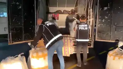 Uyuşturucu satıcılarına yönelik operasyonlarda 381 şüpheli tutuklandı