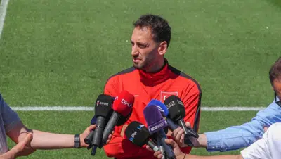 Hakan Çalhanoğlu: "Bahane bulmadan inşallah maçı kazanacağız"