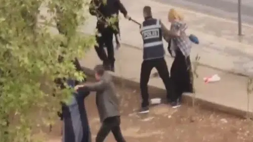 Adliye önünde tekmeli-yumruklu kavga