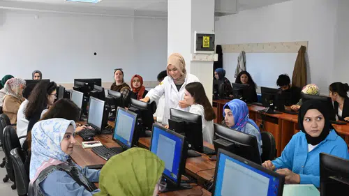 Meslek edinmek isteyenler dikkat: Konya'da kayıtlar başlıyor!
