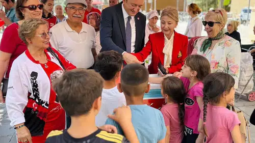 CHP Konya Vekili Bektaş 30 Ağustos standını ziyaret etti