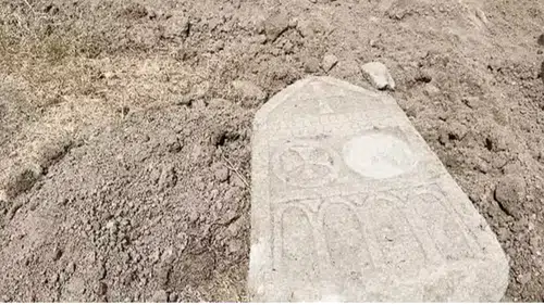 Tarihi mezar taşı bulundu