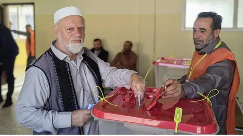 Libyalılar yerel seçimlerin ikinci aşaması için sandık başında