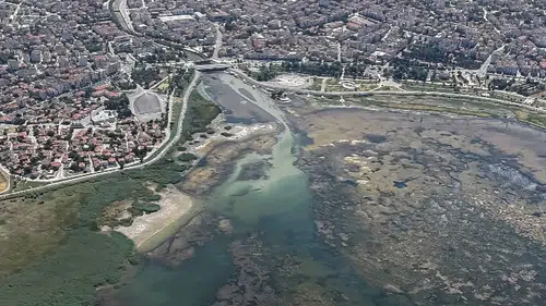 Konya'nın o gölünde su seviyesi kritik seviyenin altına düştü!