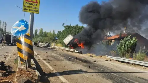 Konya'da feci kaza: 3 kişi hayatını kaybetti