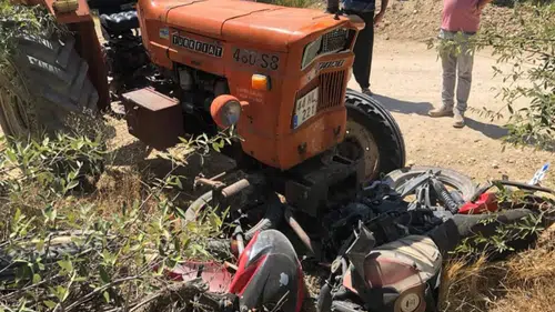 Motosiklet-traktör çarpıştı: 1 ölü