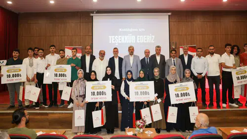 2025 YKS VE LGS’de Derece Yapan İmam Hatip Öğrencileri Ödüllendirildi