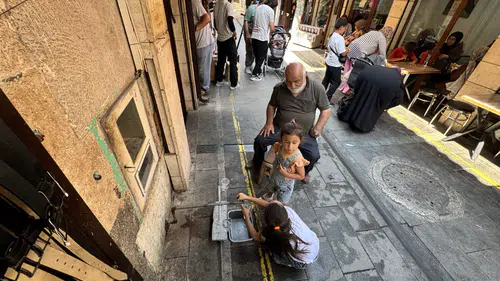 Konya Bedesten Çarşısın'da 2 asırlık taş oyma sebilinin geleneğini sürdürüyor
