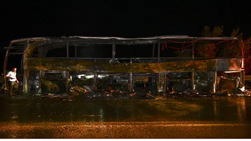 Ankara'da seyir halindeki yolcu otobüsü yandı