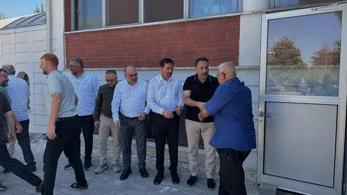 AK Partili Özer, sanayi caminde cemaatle buluştu!