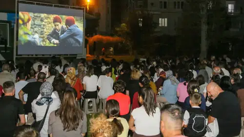 Konyalı çocuklar dev ekranda film keyfi yaptı!