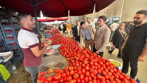 Binkonut Semt Pazarı’na sürpriz ziyaret