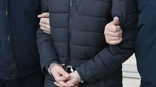 Hırsızlık için girdiği evdeki kadını bıçakla yaraladı