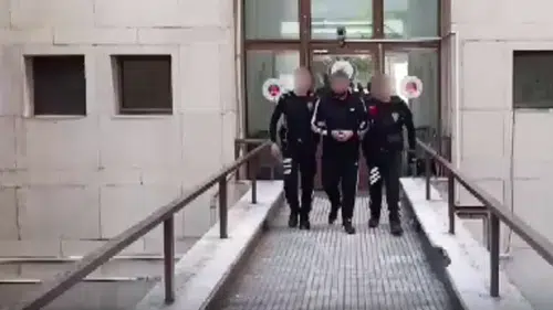 Dayısını döverek öldürüp, cesediyle 3 gün kalan şüpheli tutuklandı