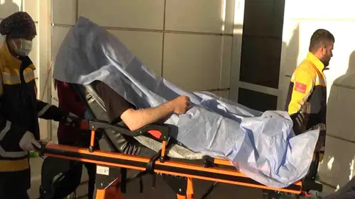 Alacak kavgasında ağabey bıçaklandı, kardeşi darbedildi