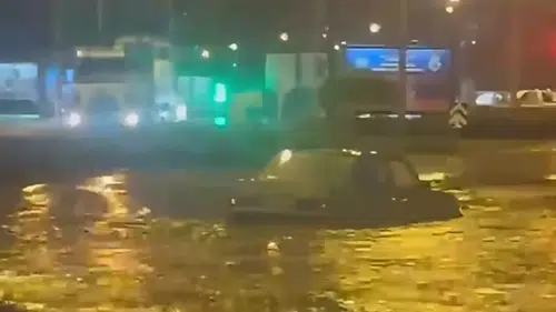 Konya’da sağanak felaketi! Araçlar sulara gömüldü