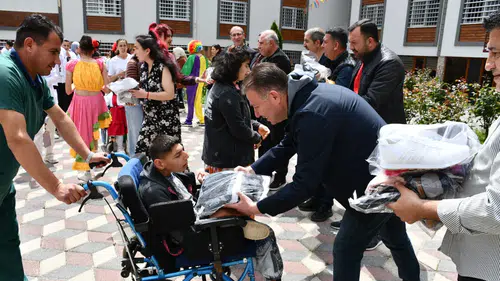 Konya’da “Çocuklar Bayram Etsin” Projesi 211 yüzü güldürdü