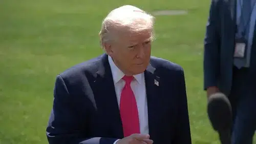 Trump: Hürmüz Boğazı'nda ücretli geçişi kabul etmiyoruz