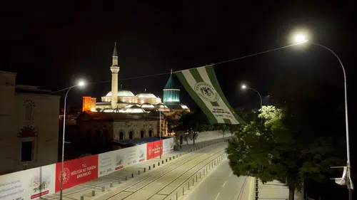 Karatay, Konyaspor finali için tek yürek: İlçe yeşil-beyaza büründü!