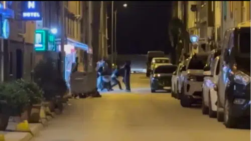 Sokaktaki kavgada 16 yaşında çocuk bıçakla yaralandı