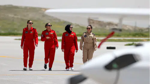 Konya'da geleceğin kadın pilotları kritik uçuşlara hazır yetiştiriliyor