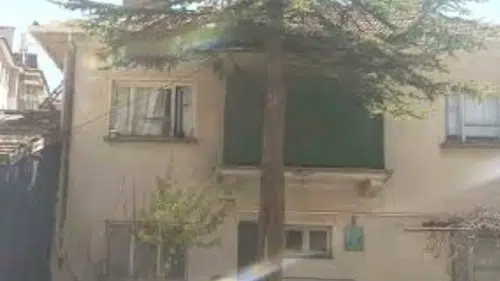 Beyşehir'de evin penceresinden düşen çocuk yaralandı