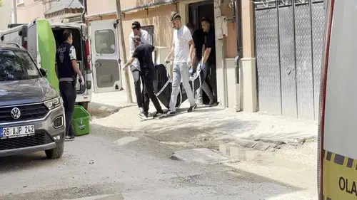 Yatağında ölü bulundu