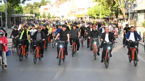 Konya’da aynı anda binlerce kişi pedal çevirdi
