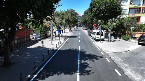 Atatürk Caddesi'nde asfalt yenileme çalışması yapıldı