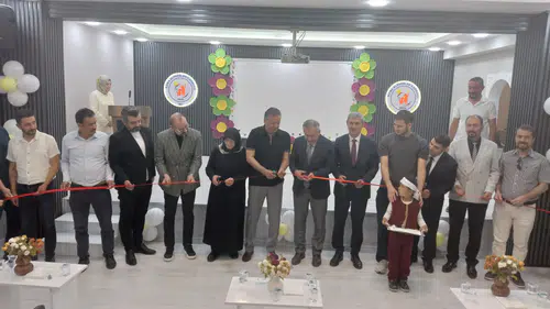 Konya’da eğitime yeni bir kazanım: Sızma Alparslan İlkokulu’na Konferans Salonu açıldı