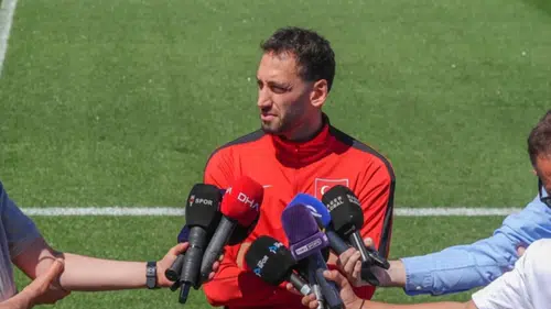 Hakan Çalhanoğlu: Bahane bulmadan inşallah maçı kazanacağız