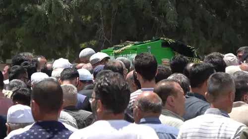 Tur midibüsünün devrildiği kazada ölenler, Konya'da defnedildi