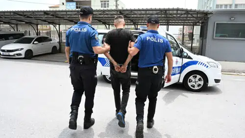 Kırmızı bültenle aranan firari uyuşturucu hükümlüsü yakalandı