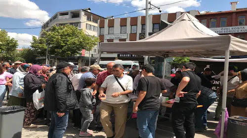 Dünya Görmeyenler Derneği’nden Aşure Programı