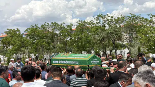 AK Parti Konya İl Başkanı Özgökçen, halasını toprağa verdi!