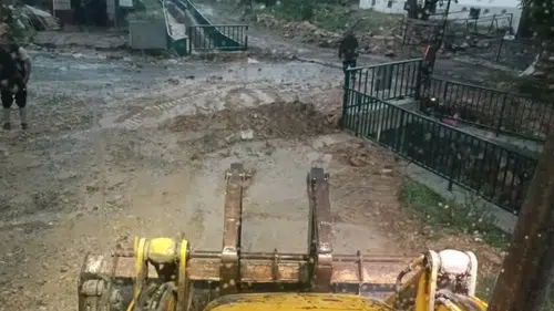 Konya'nın o bölgesi sele teslim oldu: Belediye acil sahaya indi!