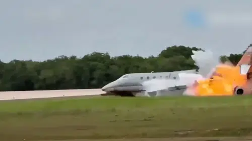 Motoru arızalanan jet  düştü