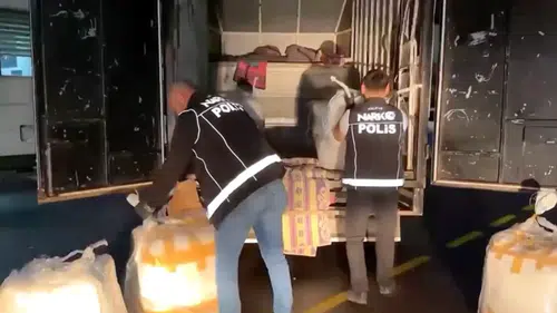 Uyuşturucu satıcılarına yönelik operasyonlarda 381 şüpheli tutuklandı