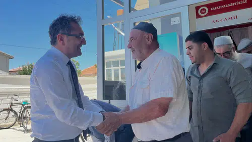 Başkan Önal vatandaşla camide buluştu
