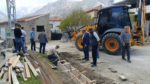 Halkapınar'da hizmet mesaisi sürüyor: Başkan sahadan ayrılmadı!