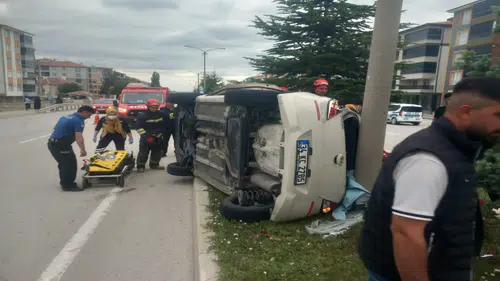 Kulu'da devrilen araçta sıkışan sürücü kurtarıldı