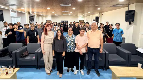 NEÜ’den liselilere yapay zekâ ve kariyer rehberliği