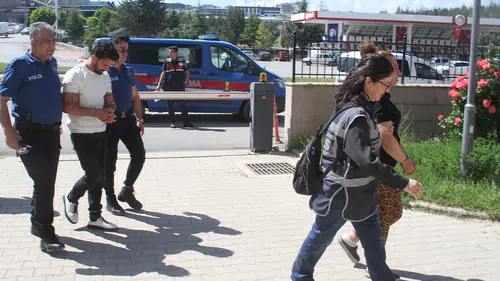 Konya'da sahte altın operasyonunda yakalanan 5 şüpheli adliyede