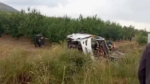 Konya plakalı araç kaza yaptı: 15 yaralı!